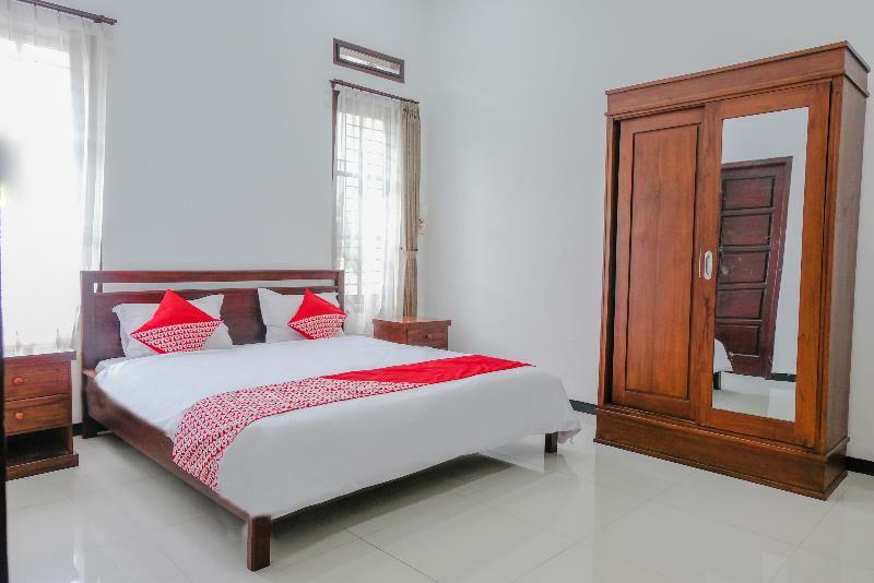 Oyo 350 D' Maktab Homestay Syariah Malang Exterior foto
